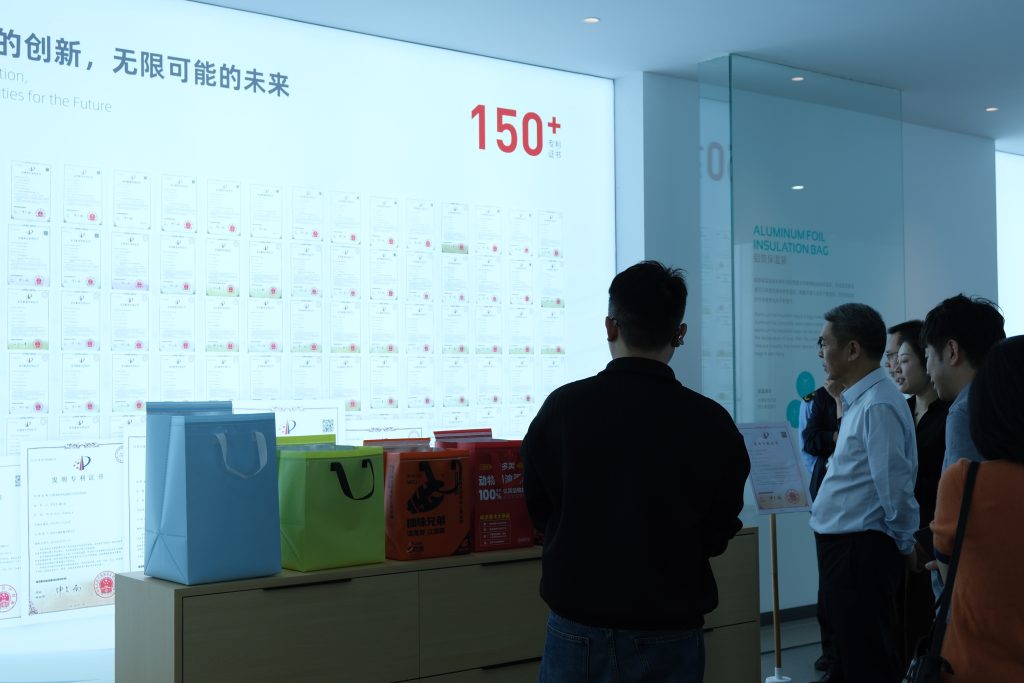 為知識產權培育保駕護航——市人大主任應希克一行調研浙江正威機械有限公司